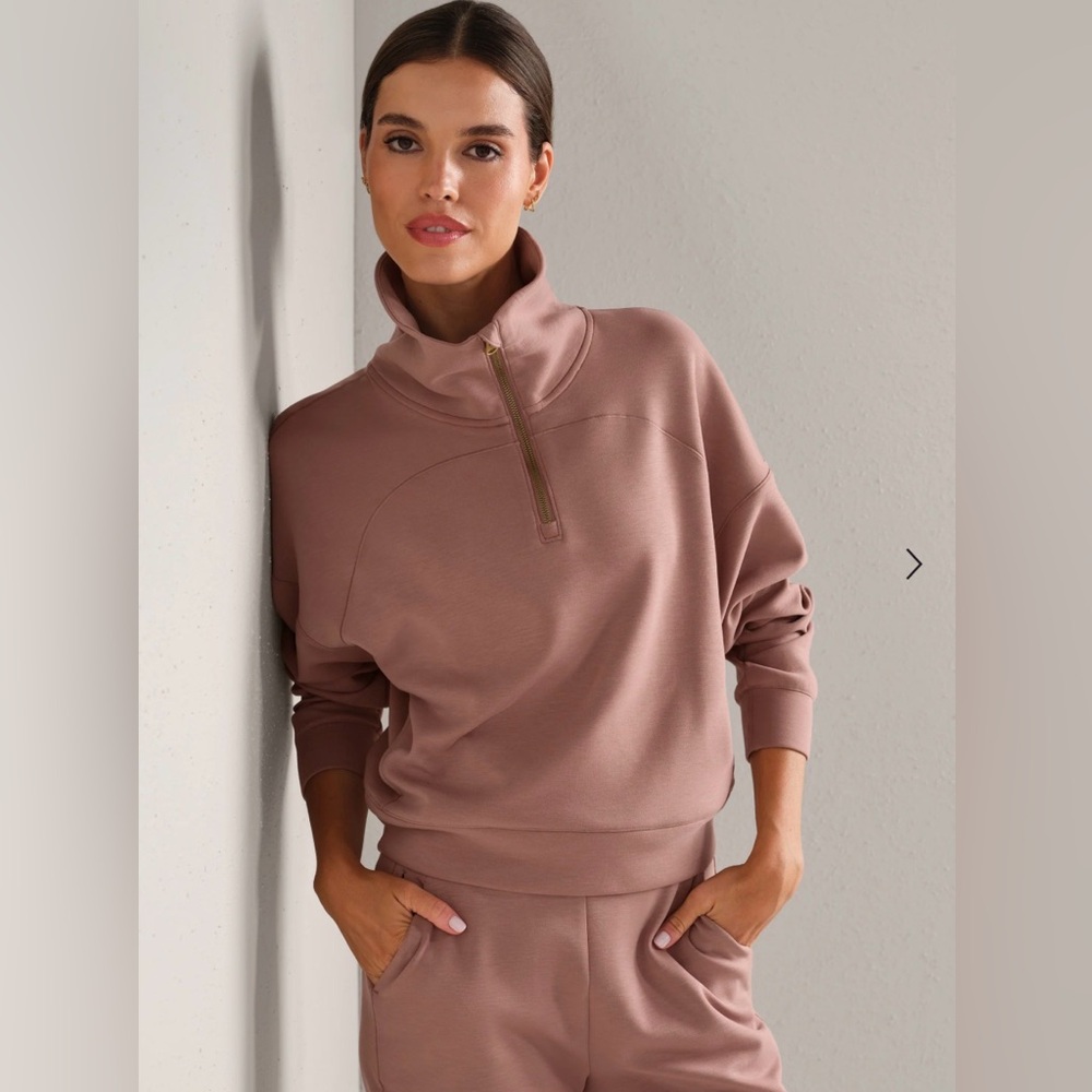 Rhone DreamGlow 1/2 Zip Pullover Women’s Large Rose Dust NWT Cropped Sweatshirt